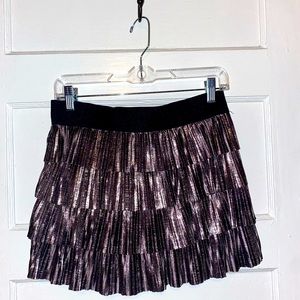EUC One Clothing Metallic Pleated Tiered Skirt Size Large